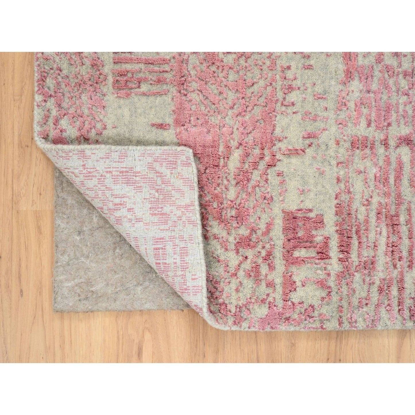 2'6"X8' Rose Pink Wool And Art Silk Jacquard Hand Loomed Runner Rug