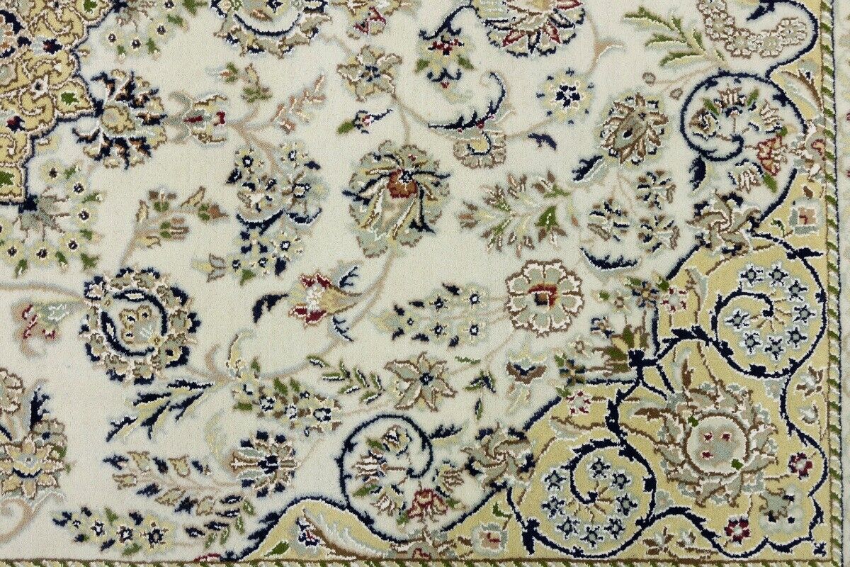 Hand-Knotted Indo-Nain Floral Medallion Rug
