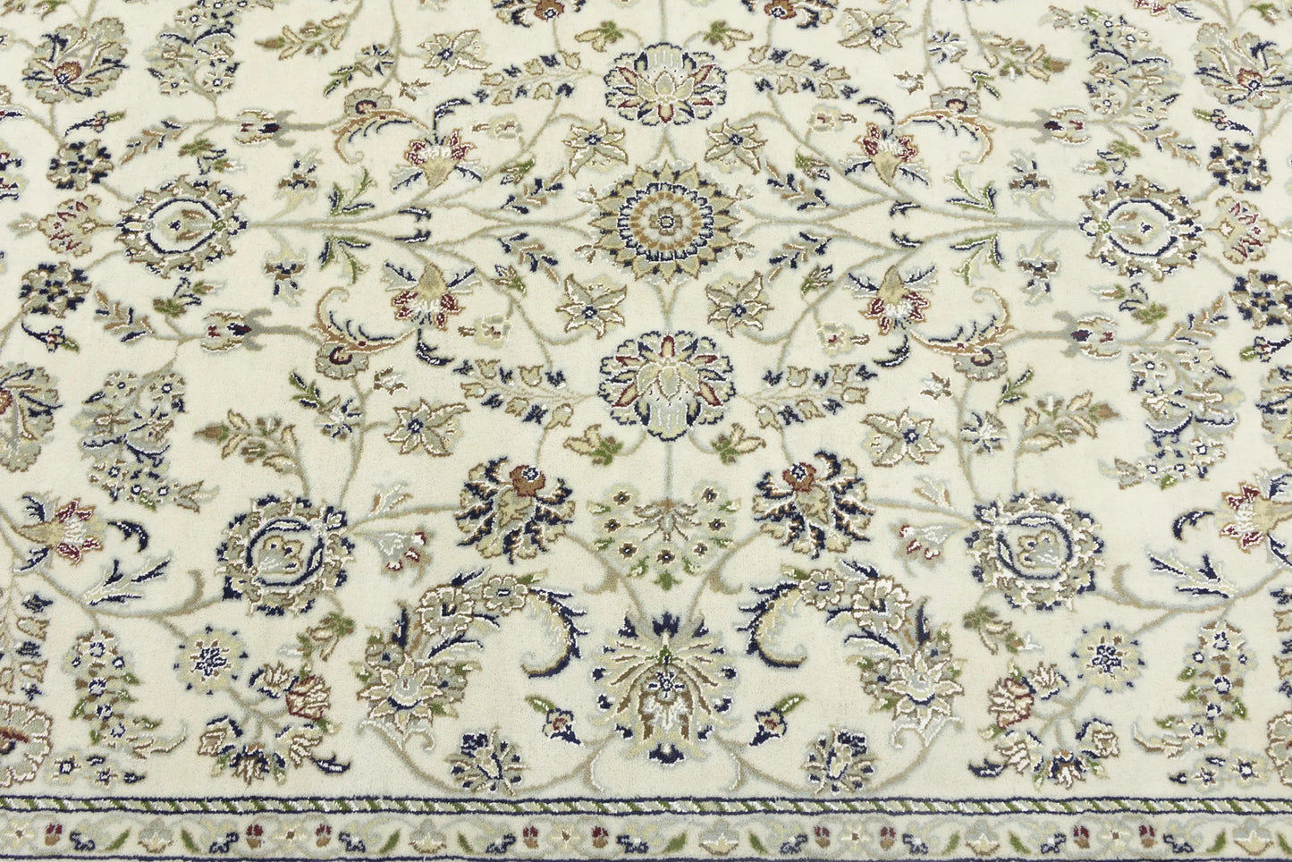 Indo-Nain Oriental Rug Classic Floral Style