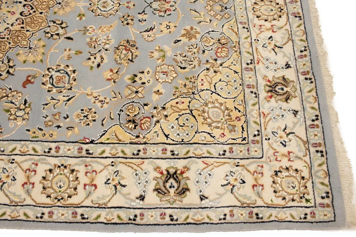Handmade Extra Fine Indo-Nain Oriental Rug