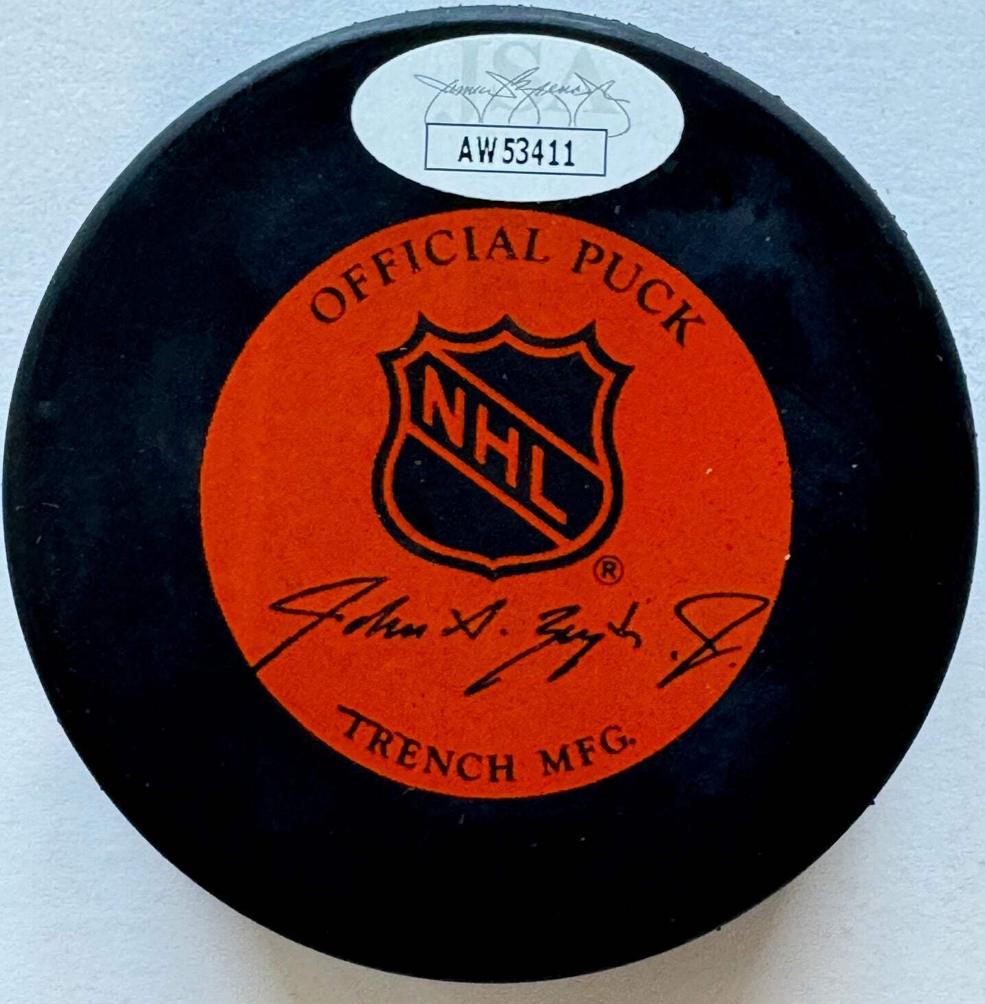 Gordie Howe Autographed Vintage Detroit Red Wings Puck (Jsa)