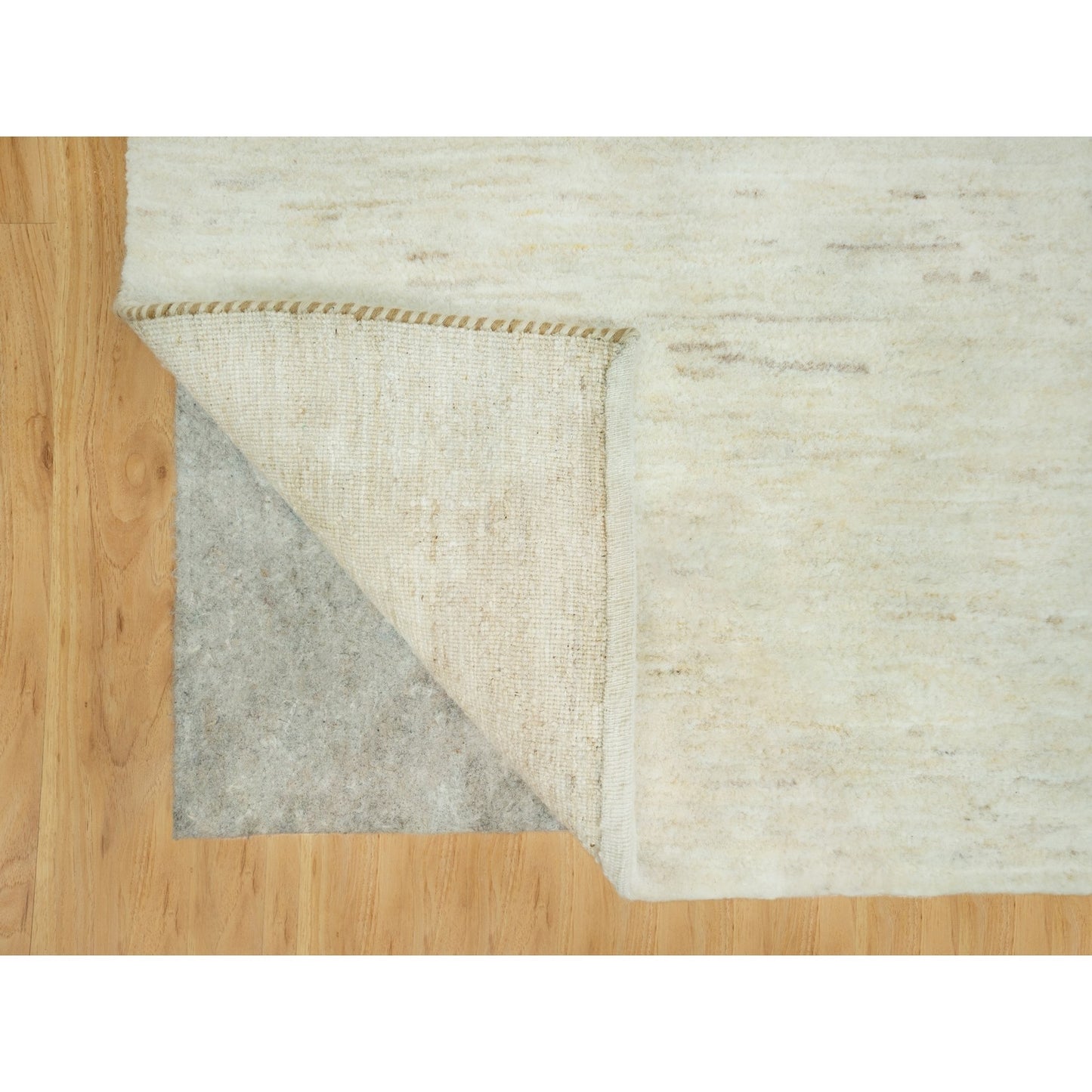 5'X6'8" White Denser Weave High Quality Wool Hand Knotted Oriental Rug