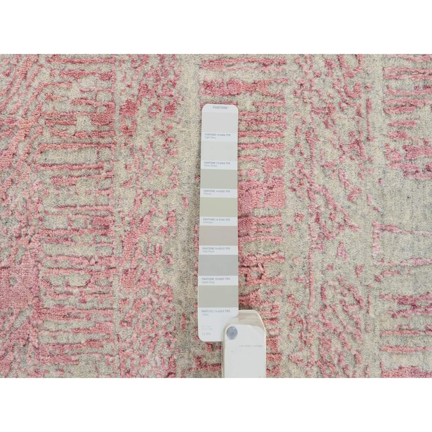 2'6"X8' Rose Pink Wool And Art Silk Jacquard Hand Loomed Runner Rug