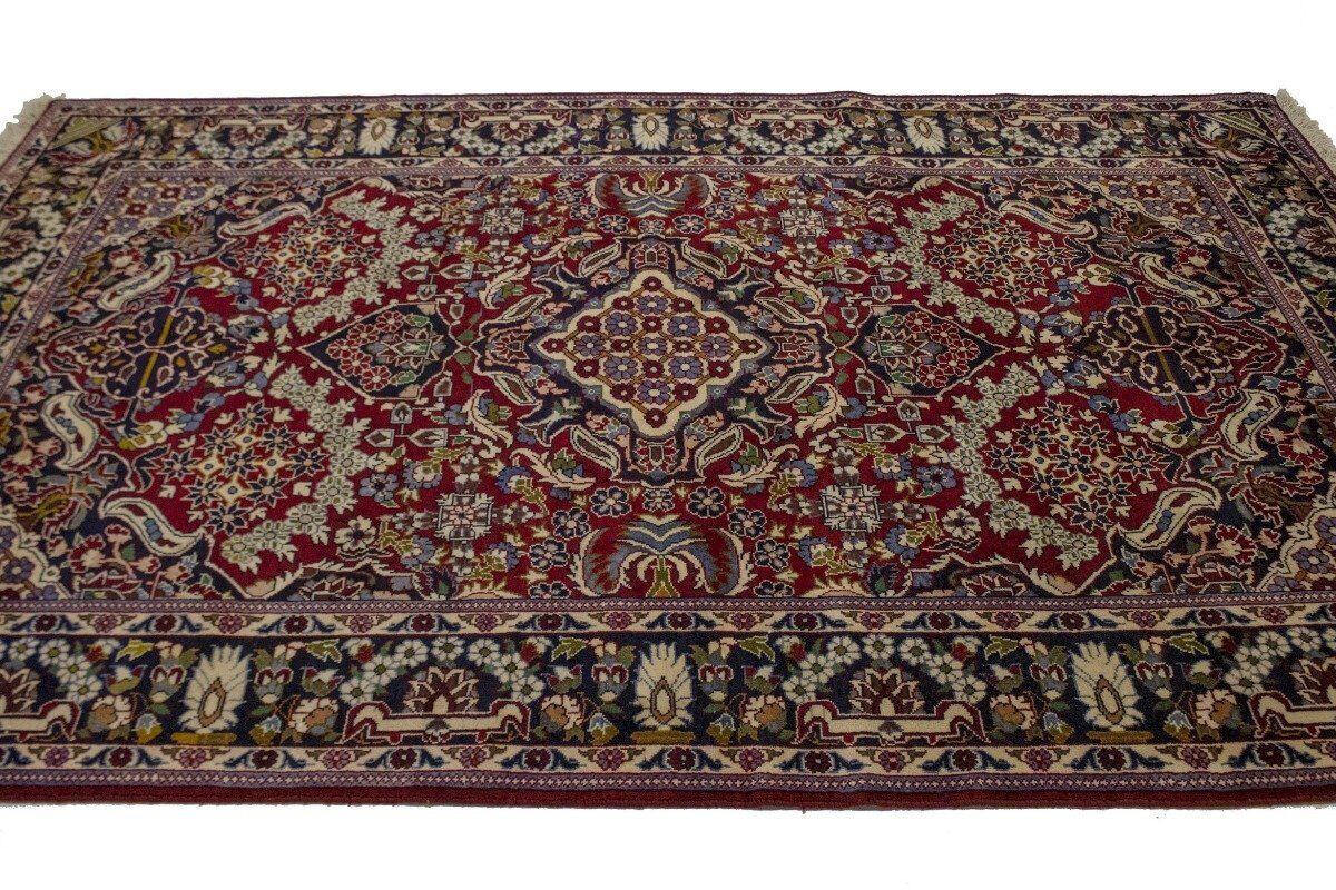Hand-Knotted Vintage Oriental Rug Classic Floral