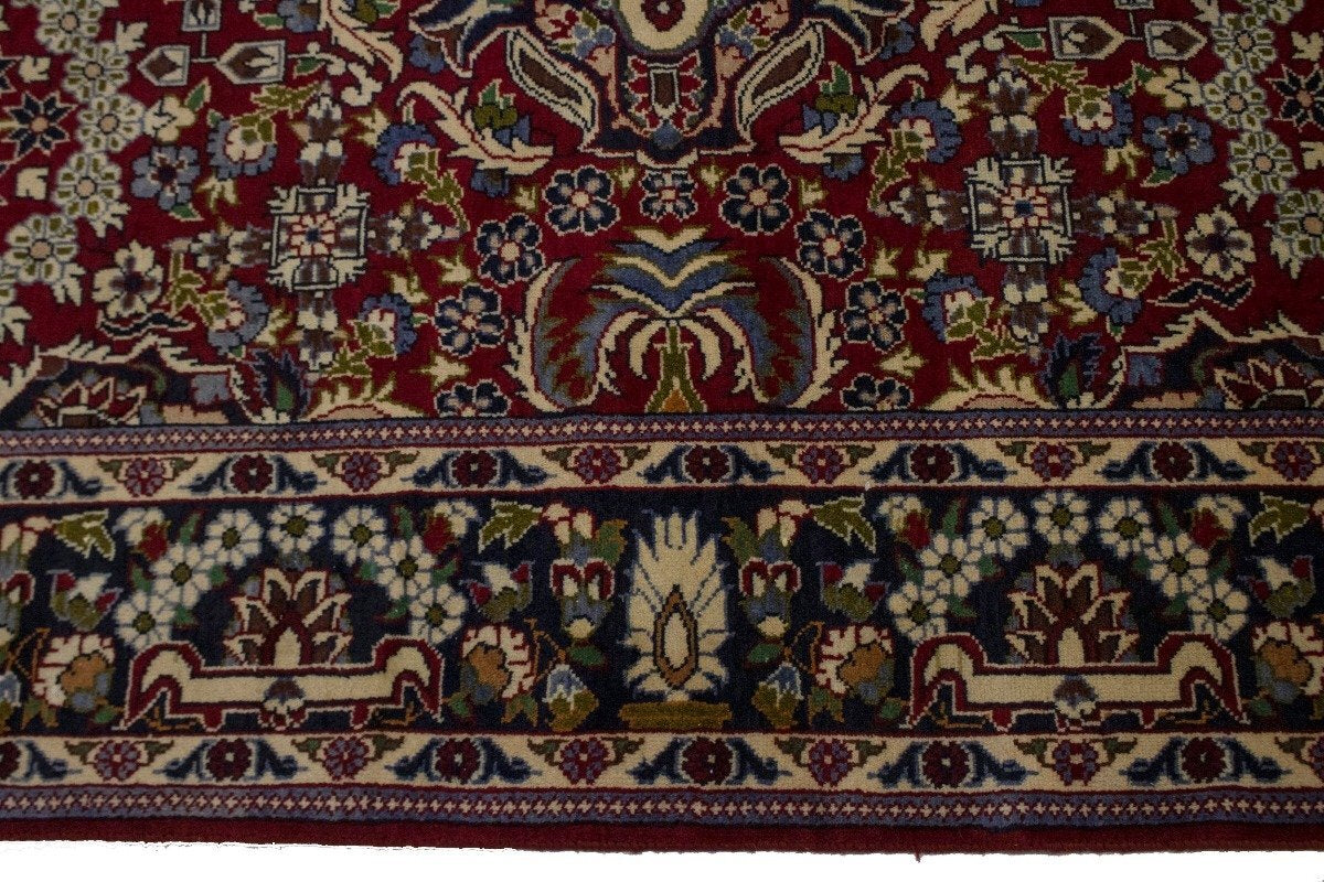 Hand-Knotted Vintage Oriental Rug Classic Floral