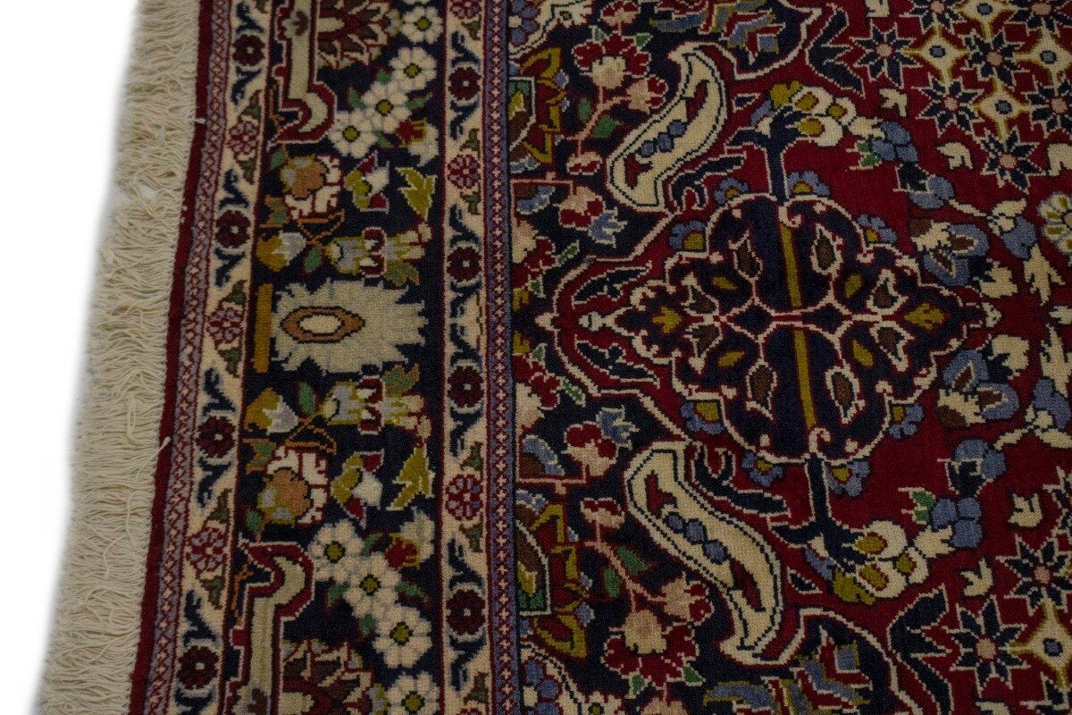 Hand-Knotted Vintage Oriental Rug Classic Floral