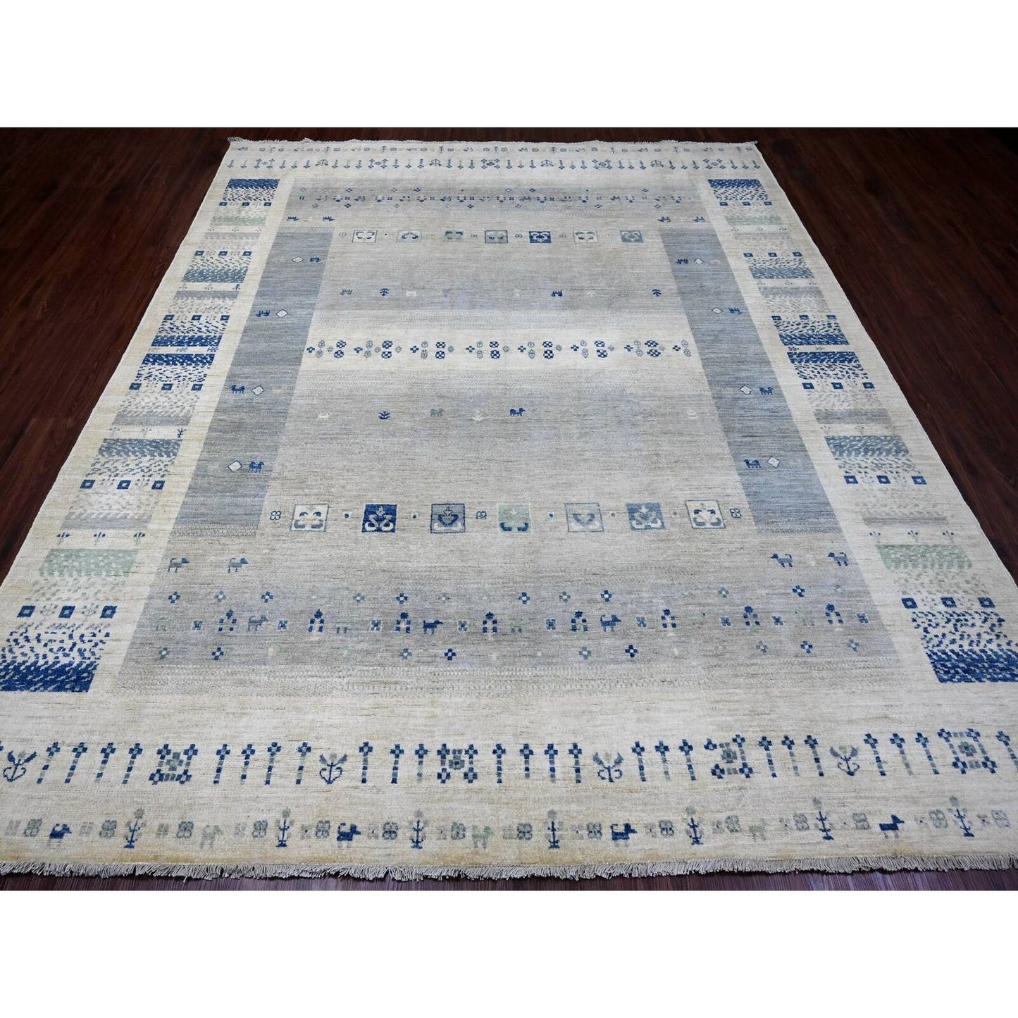 8'3"X9'7" White Fine Kashkuli Animal Figurines Soft Wool Hand Knotted Rug