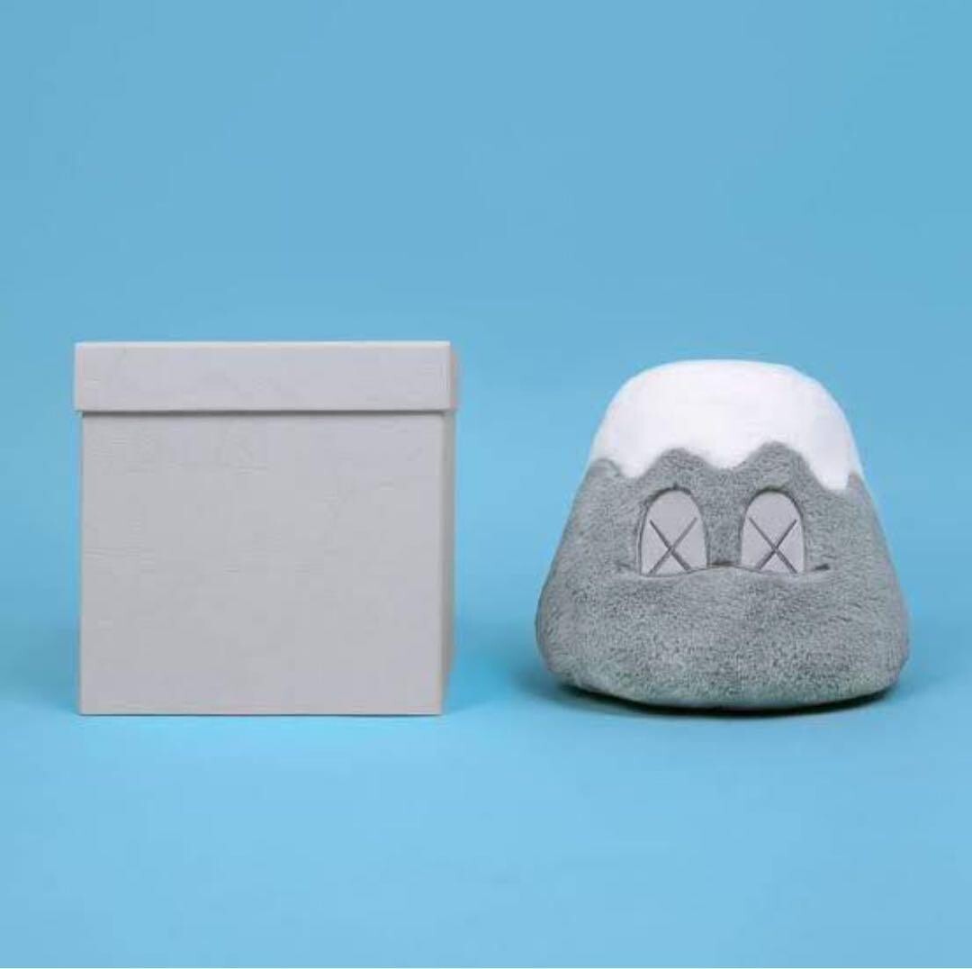 Kaws : Holiday Japan Limited Edition - Mount Fuji