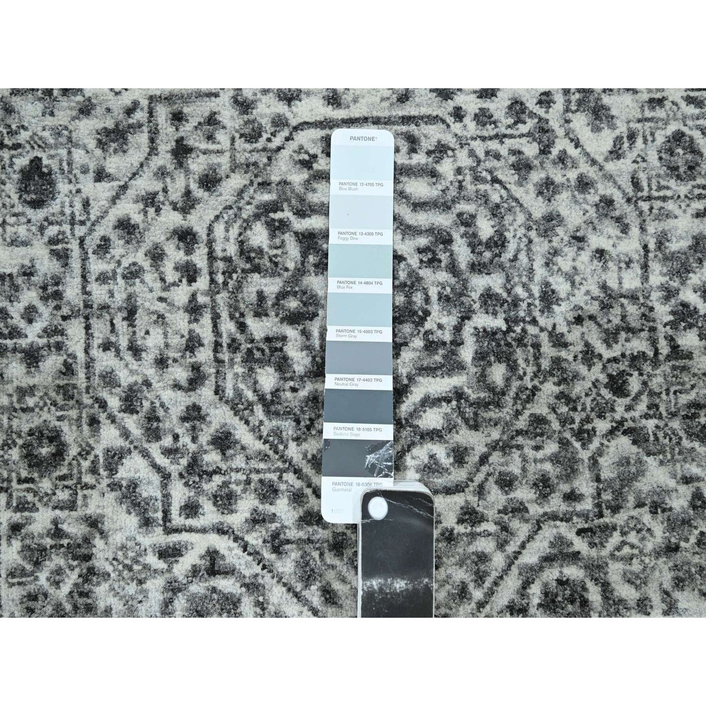 2'6"X30' Ivory Pre Historic Mamluk Design Hand Knotted Wool Runner Rug
