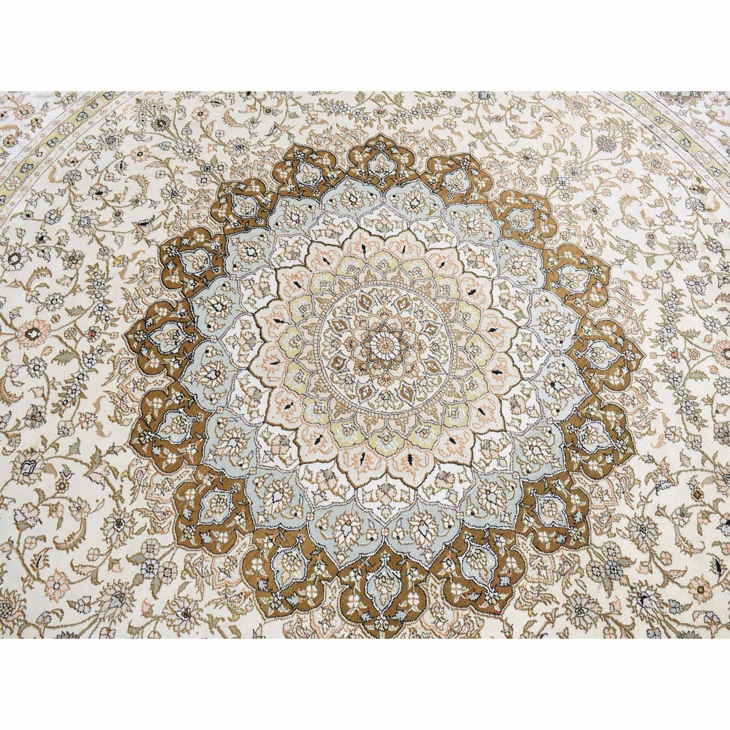 9'1"X9'1" Ivory Silken Tebraz Design 300 Kpsi Hand Knotted Round Rug