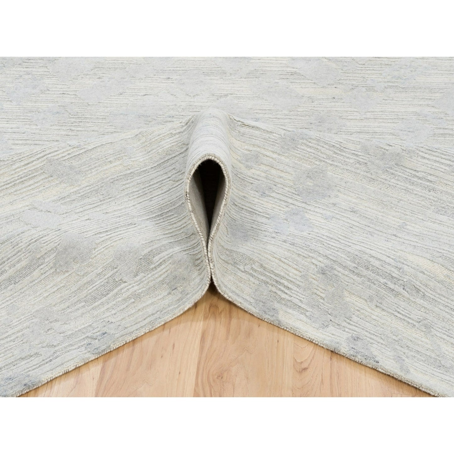 9'X12' Undyed Natural Wool Modern Light Gray Cut And Loop Pile Rug