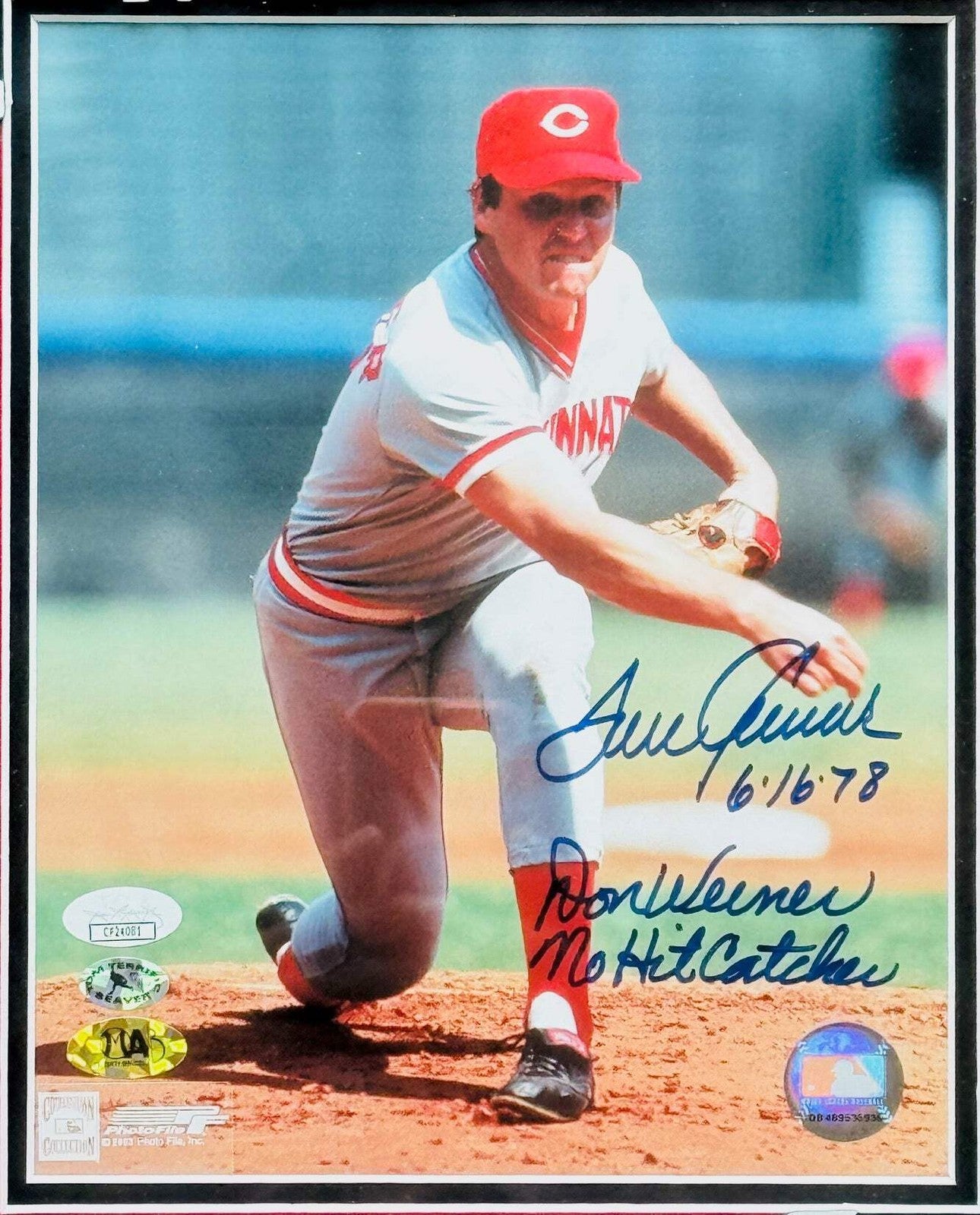 Tom Seaver Autographed Reds 8X10 Baseball Framed Photo (Jsa)
