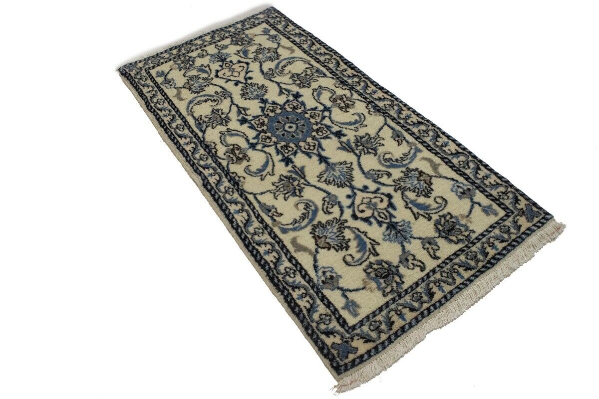 Handmade Nain Oriental Rug Small Plush Carpet