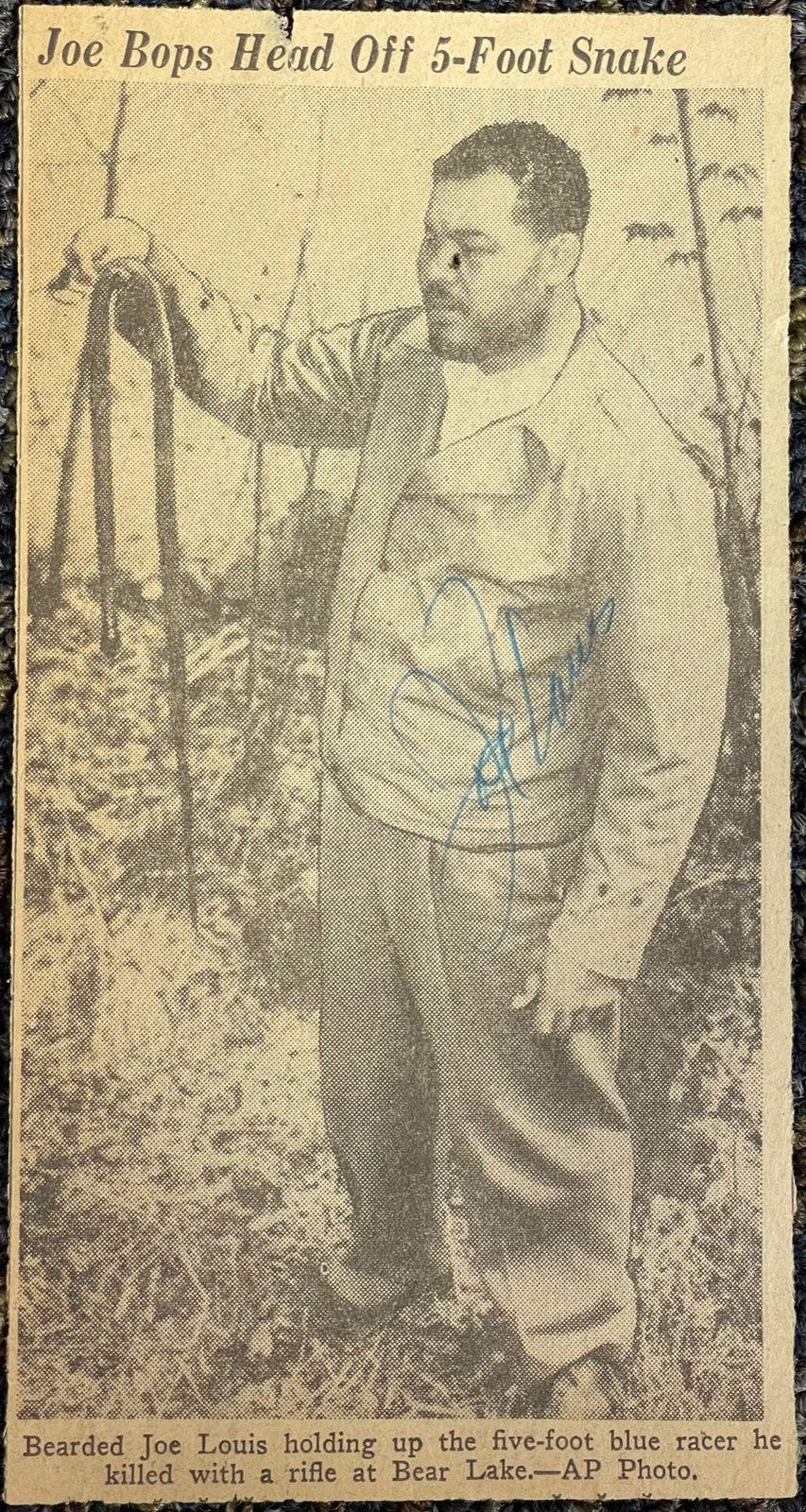 Joe Louis Autographed Newspaper Clip (Jsa)
