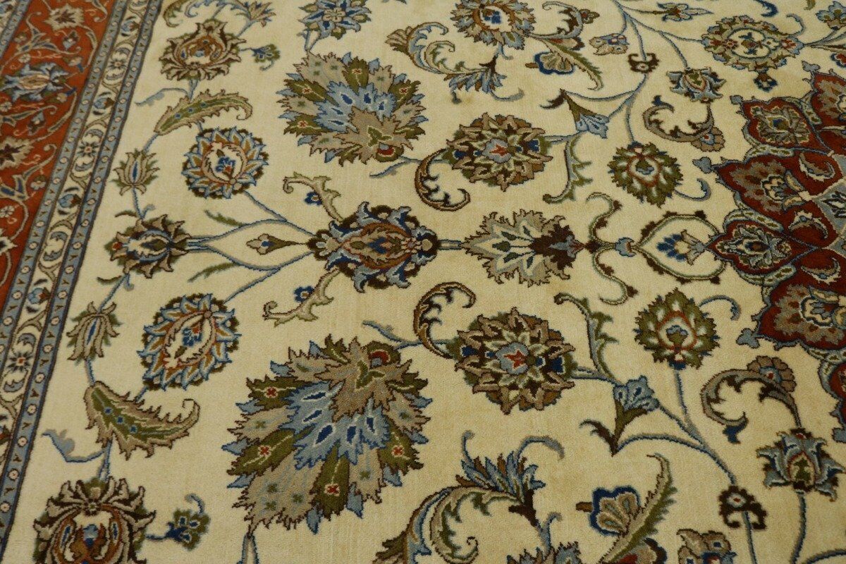 Rare Vintage Oriental Rug Classic Floral