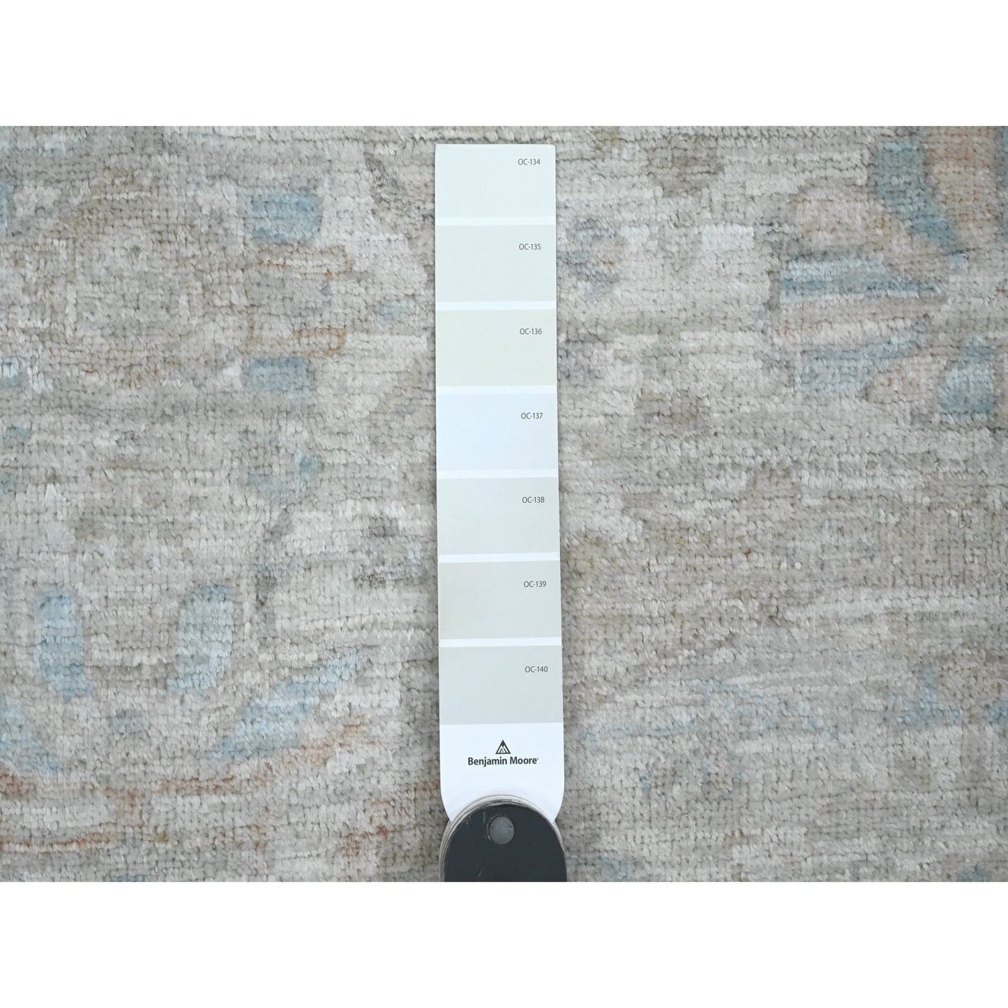 5'9"X5'9" Ivory Heris All Over Design Pure Wool Hand Knotted Round Rug