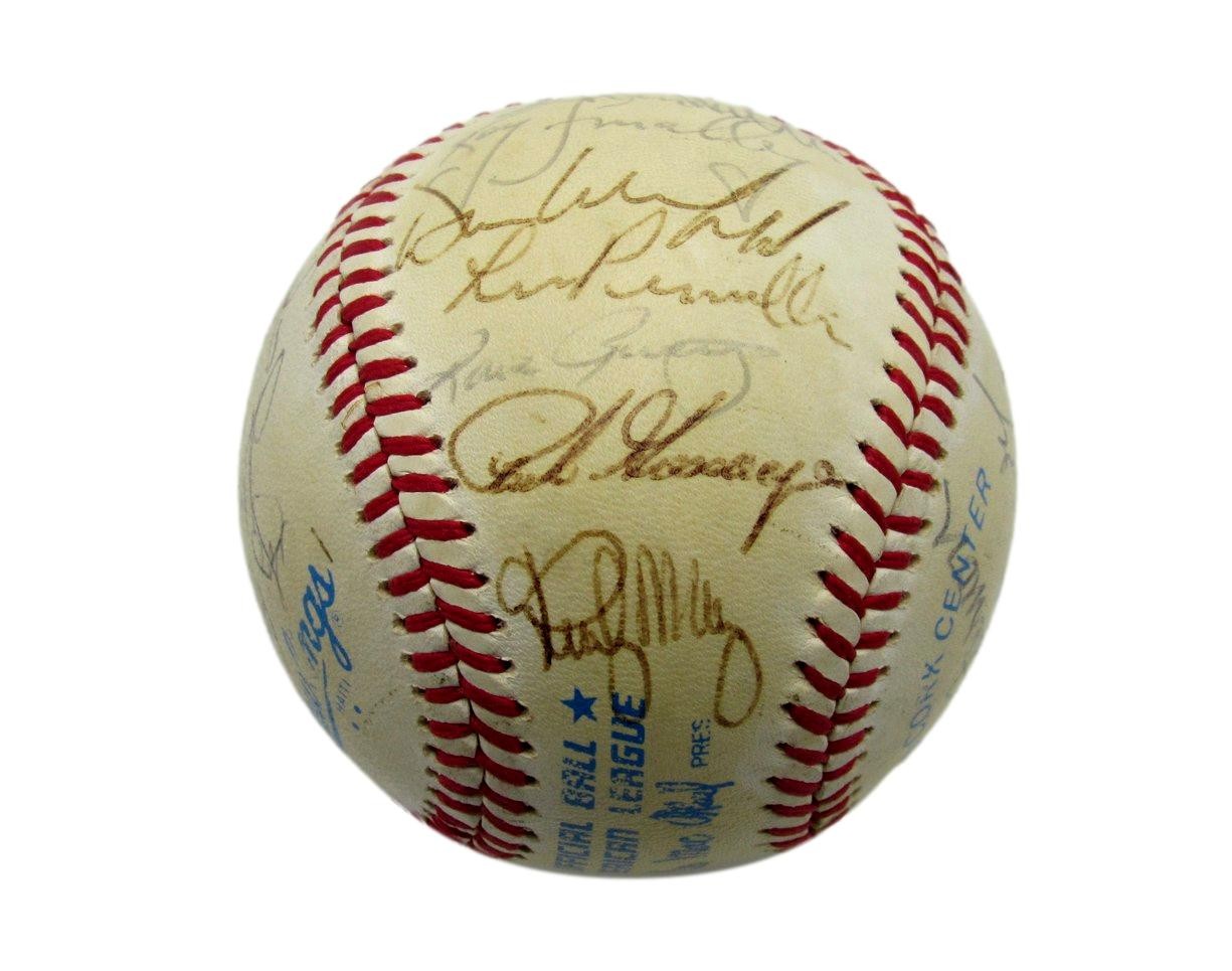 1982 Yankees Oal Team Signed Baseball (25) Berra Winfield Gossage Hofers 192209