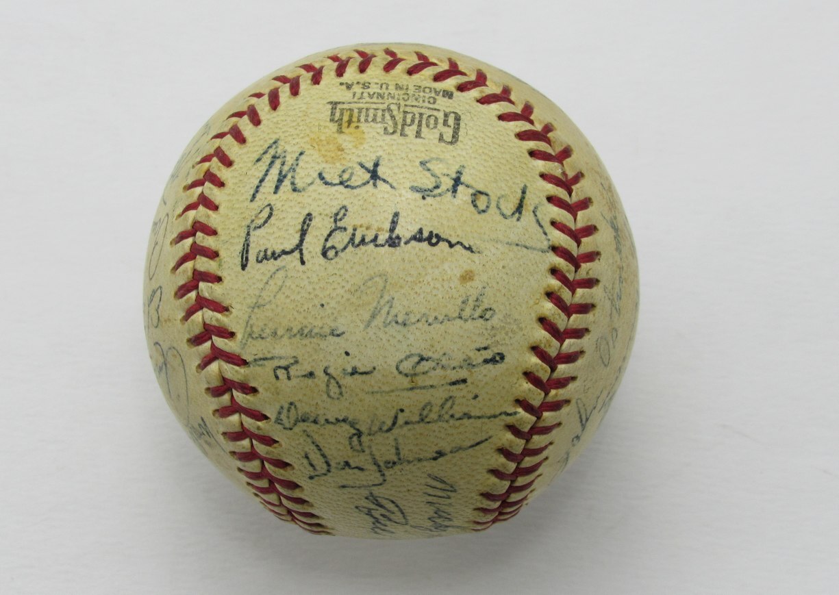 1945 Nl Champion Cubs Team Signed By 22 Ol