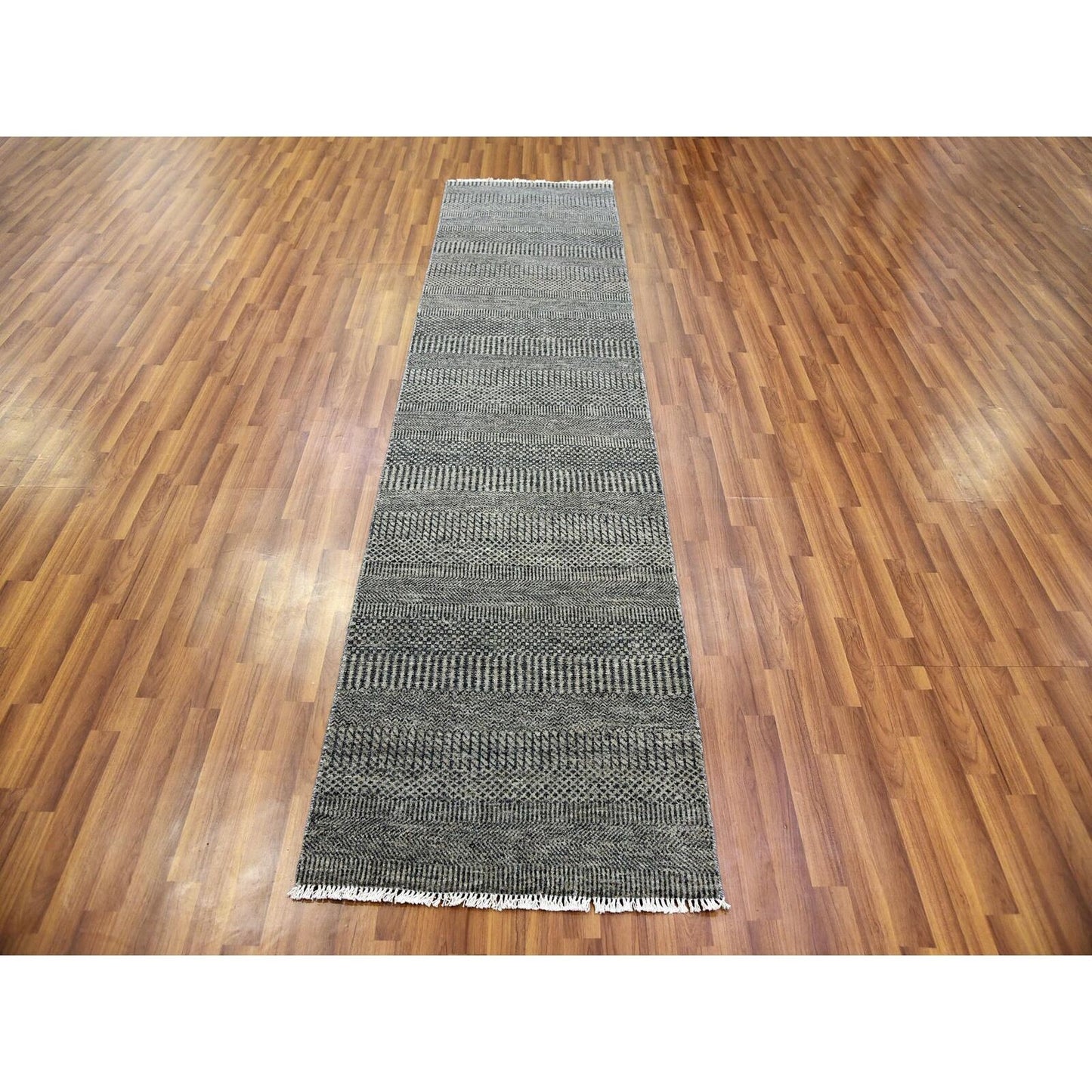 2'6"X10' Pastel Gray Hand Knotted Grass Design Undyed Wool Runner Rug