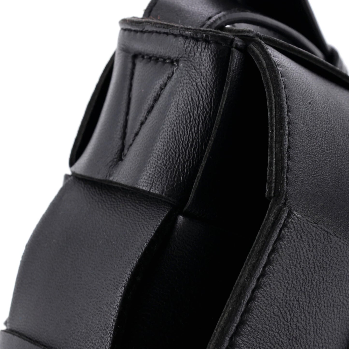 Bottega Veneta Cassette Crossbody Bag Maxi Intrecciato Leather Small