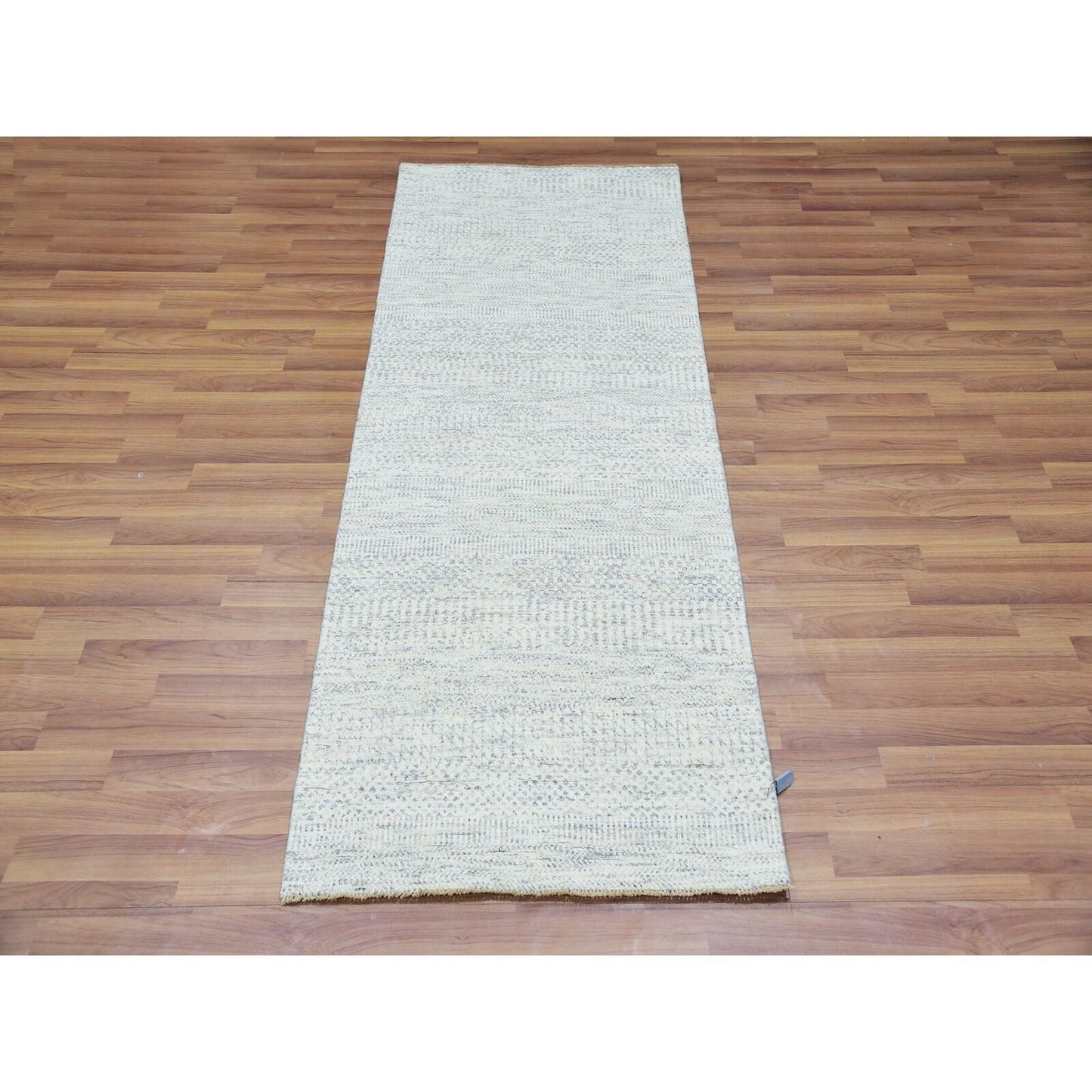 2'6"X6' Silvermist Gray Modern Undyed Wool Hand Knotted Runner Rug