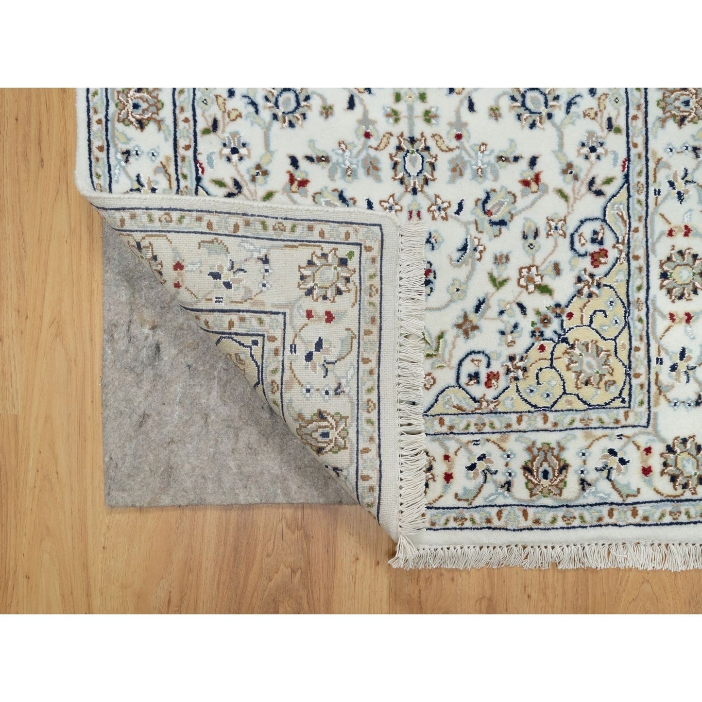 2'8"X17'8" Daisy White Nain 250 Kpsi Hand Knotted Wool & Silk Runner Rug