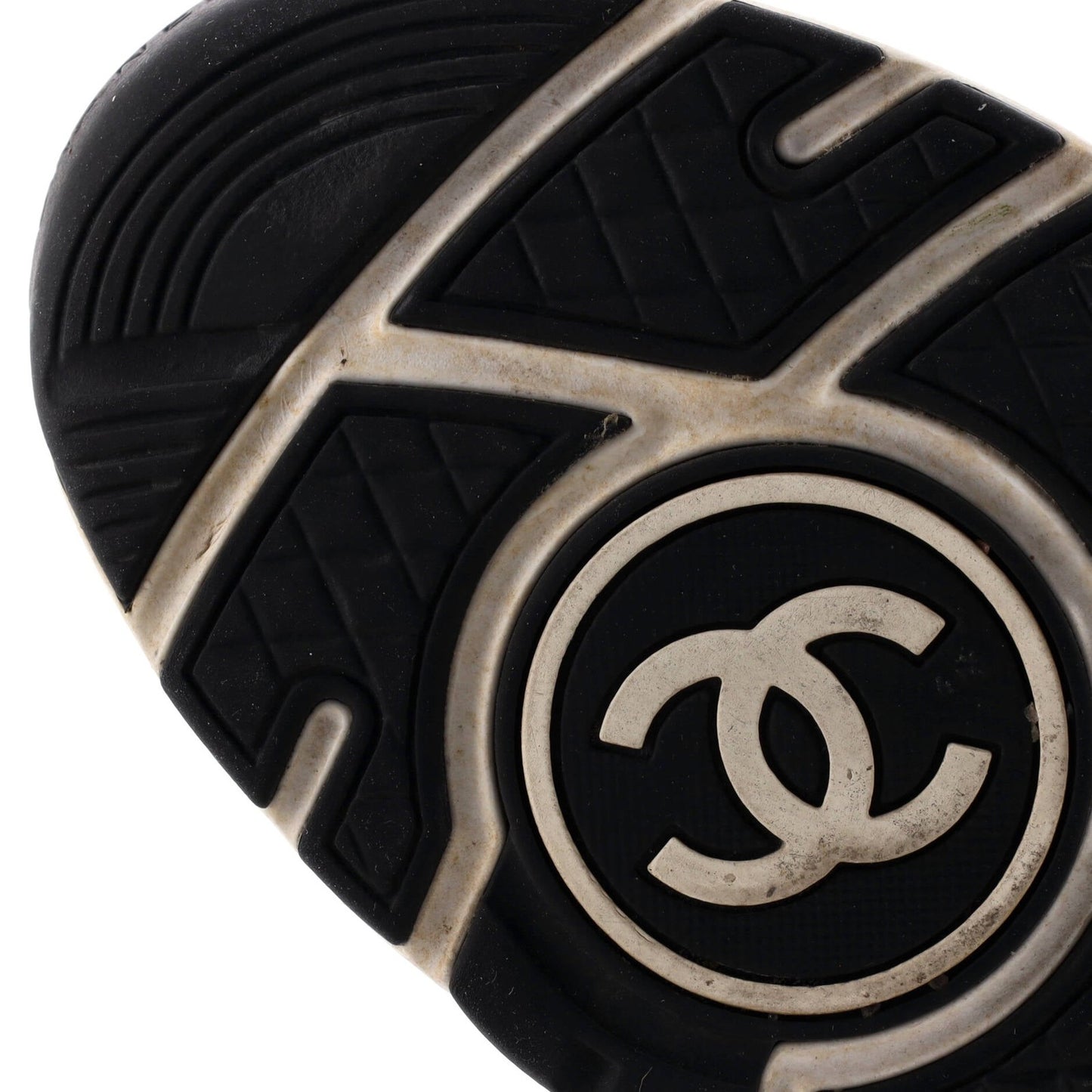 Chanel Women'S Cc All Over Print Low-Top Sneakers Suede