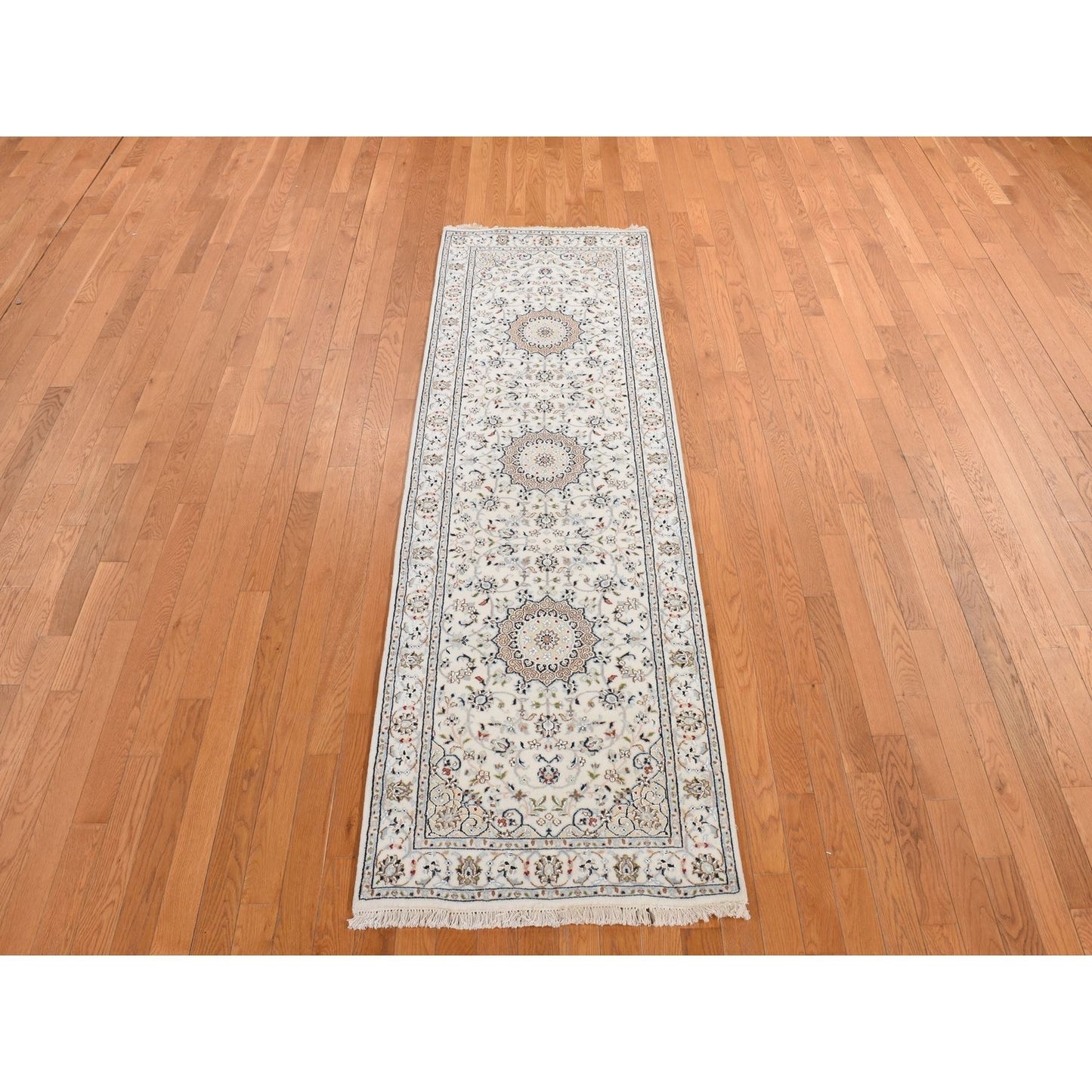 2'9"X8'6" White Nain With Center Motif Flower Design Runner Oriental Rug