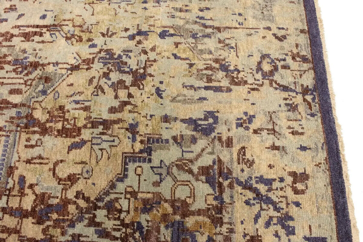 Distressed Floral Heriz Serapi Oriental Rug