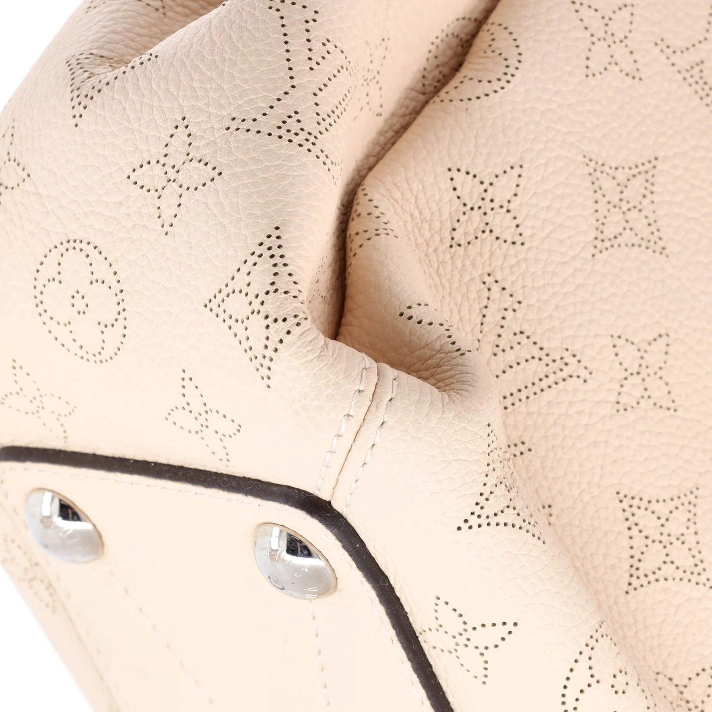 Louis Vuitton Babylone Handbag Mahina Leather Bb