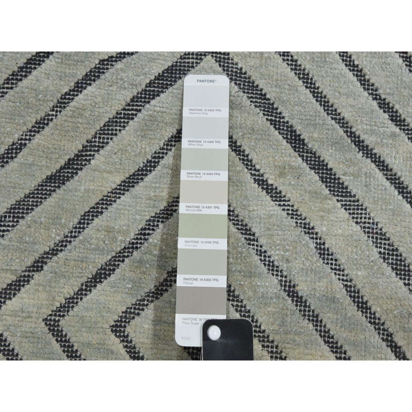 9'X12'1" Ivory Modern Roman Key Design Silk With Wool Hand Knotted Rug