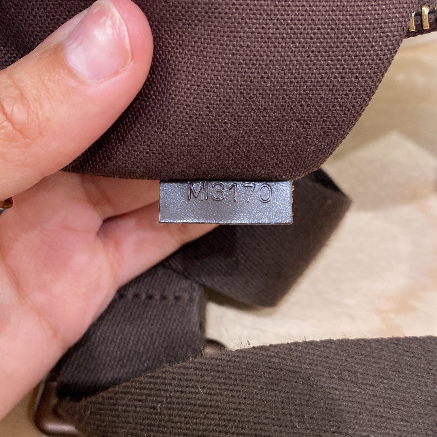 Louis Vuitton Brooklyn Pochette Plate Damier