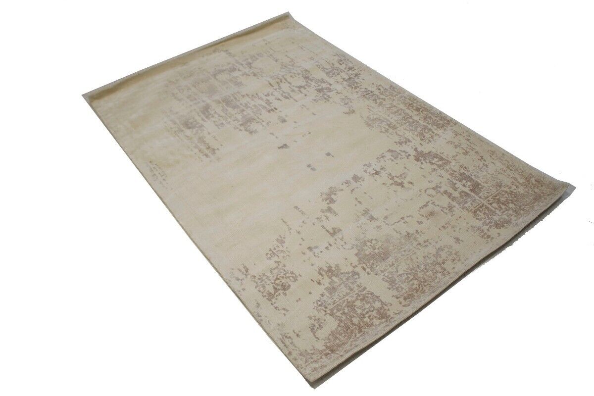 Distressed Cream Floral Design 4X6 Hand-Loomed