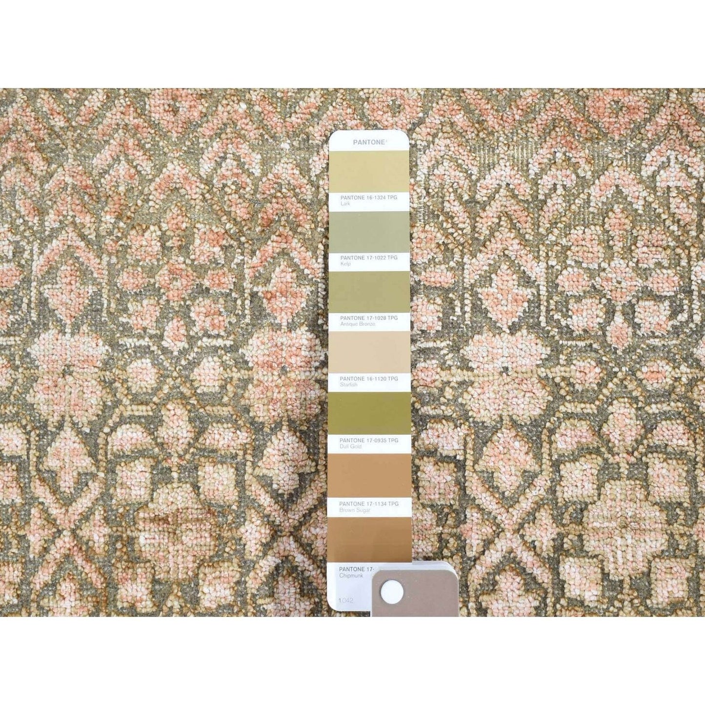 9'X12'2" Taupe, Repetitive Flower Design, Silken Wool Hand Knotted, Rug