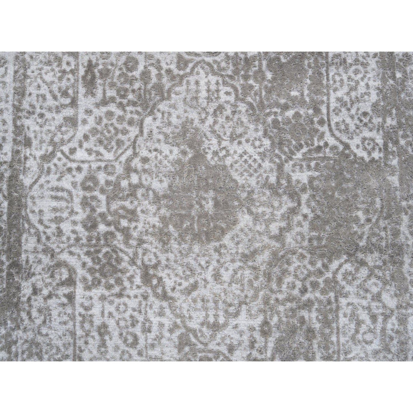 4'2"X6' Broken Farsian Design Wool And Pure Silk Hand Knotted Ivory Rug