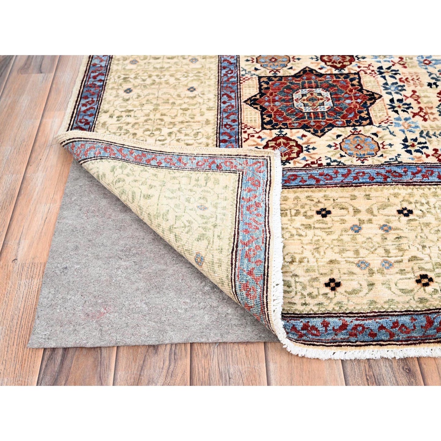7'9"X10' Ivory Pure Wool Hand Knotted Mamluk Design 200 Kpsi Rug