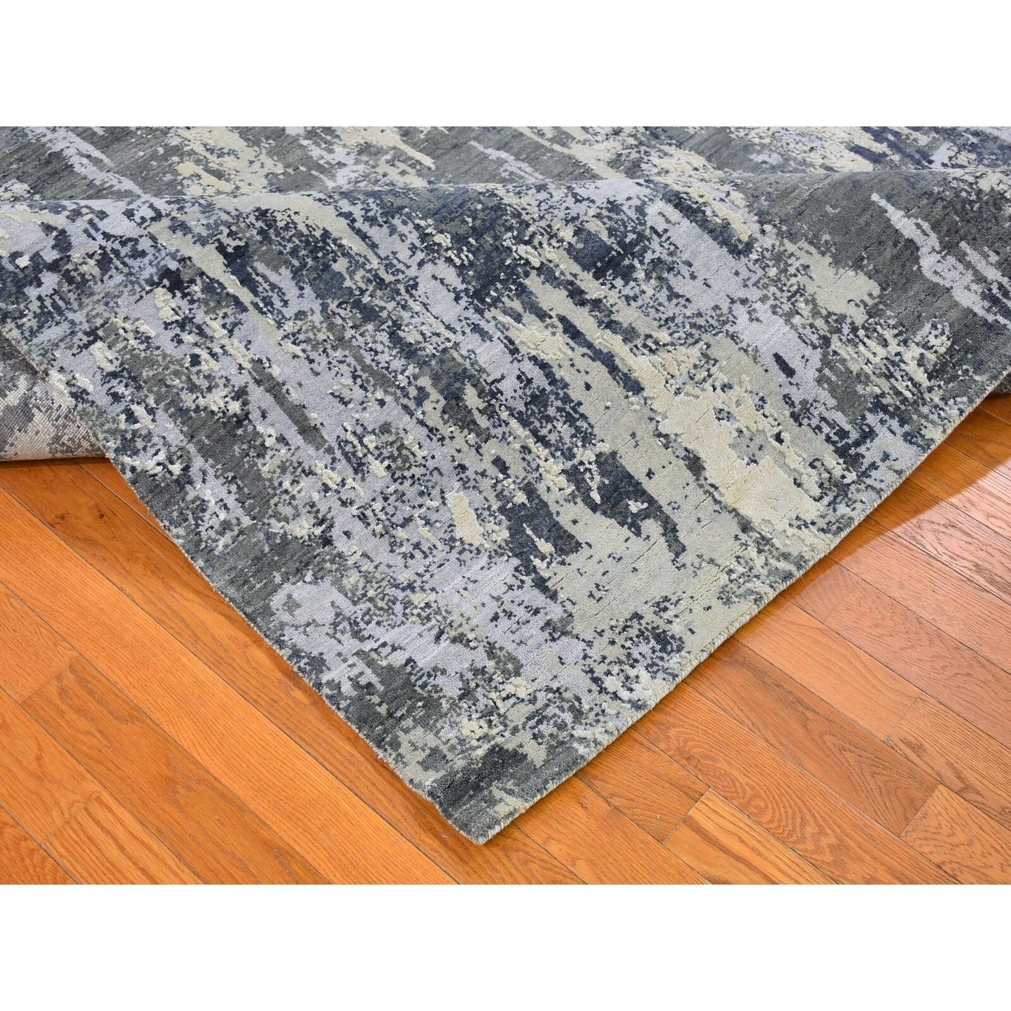 8'2"X10'2" Abstract Design Wool And Pure Silk Hand Knotted Oriental Rug