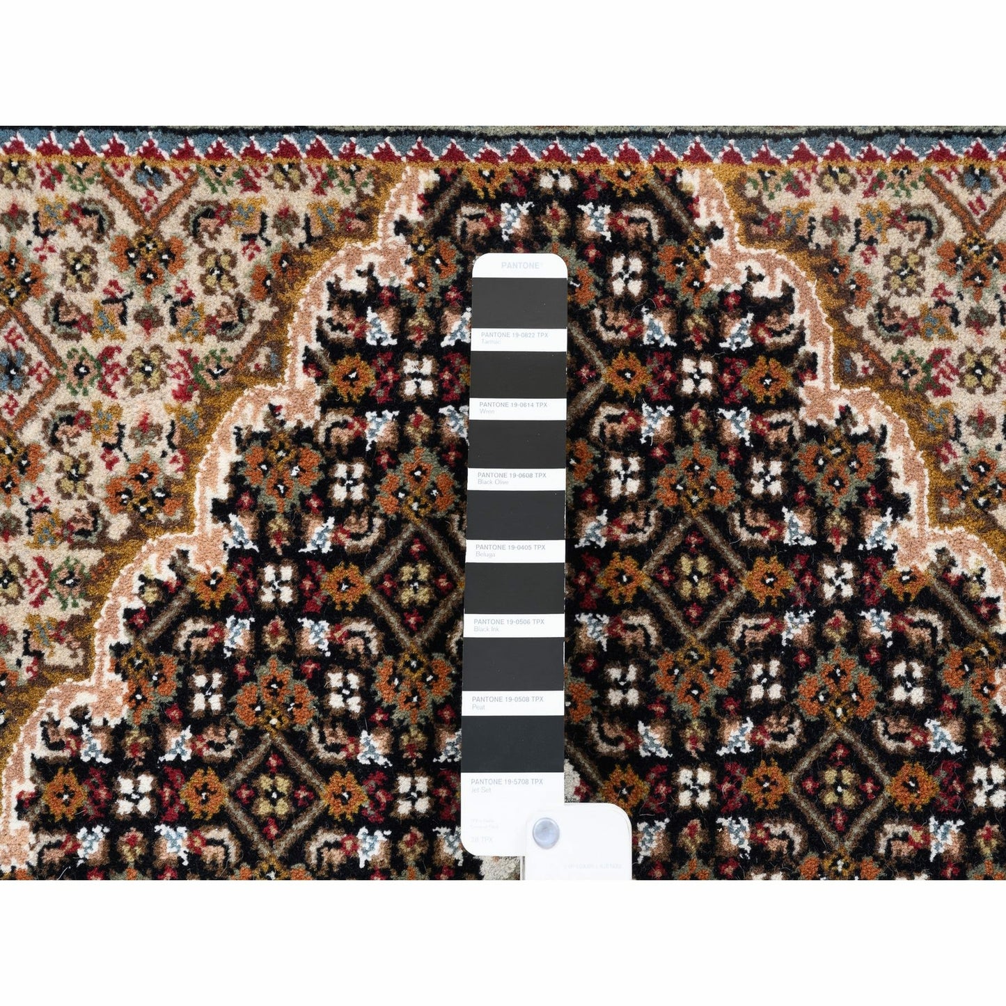 3'10"X6' Hand Knotted Tebraz Mahi Fish Medallion Design Wool And Silk Rug