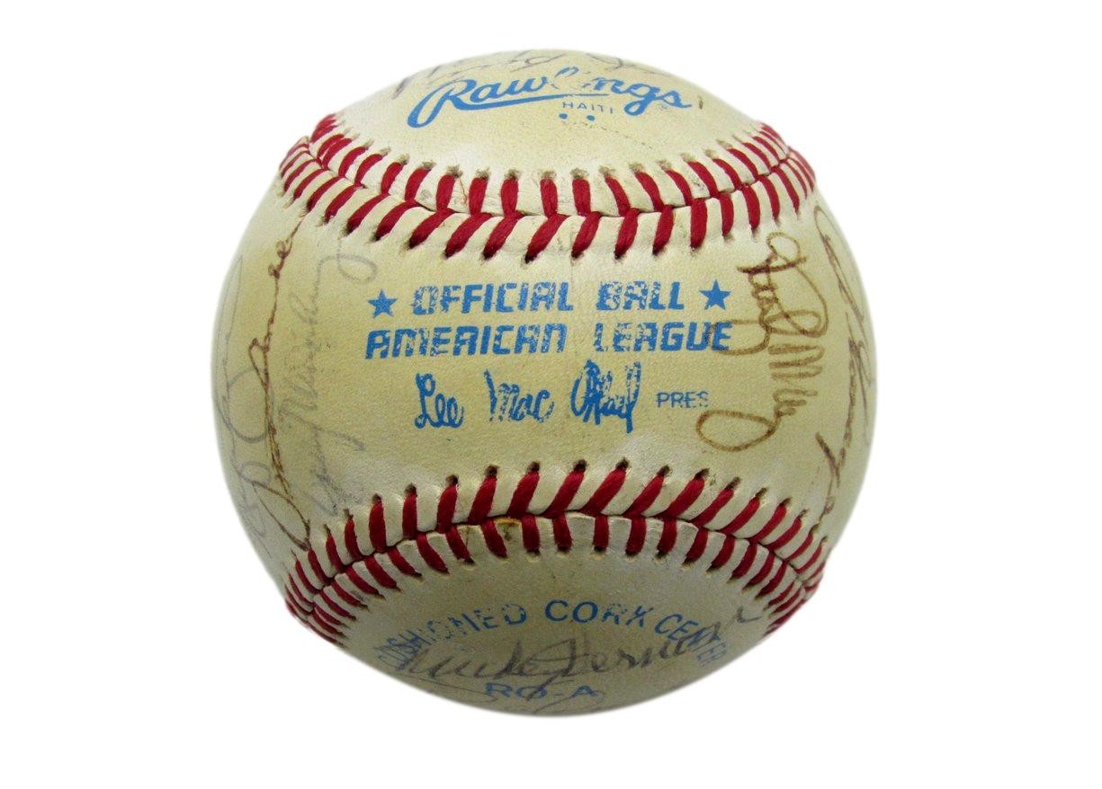 1982 Yankees Oal Team Signed Baseball (25) Berra Winfield Gossage Hofers 192209