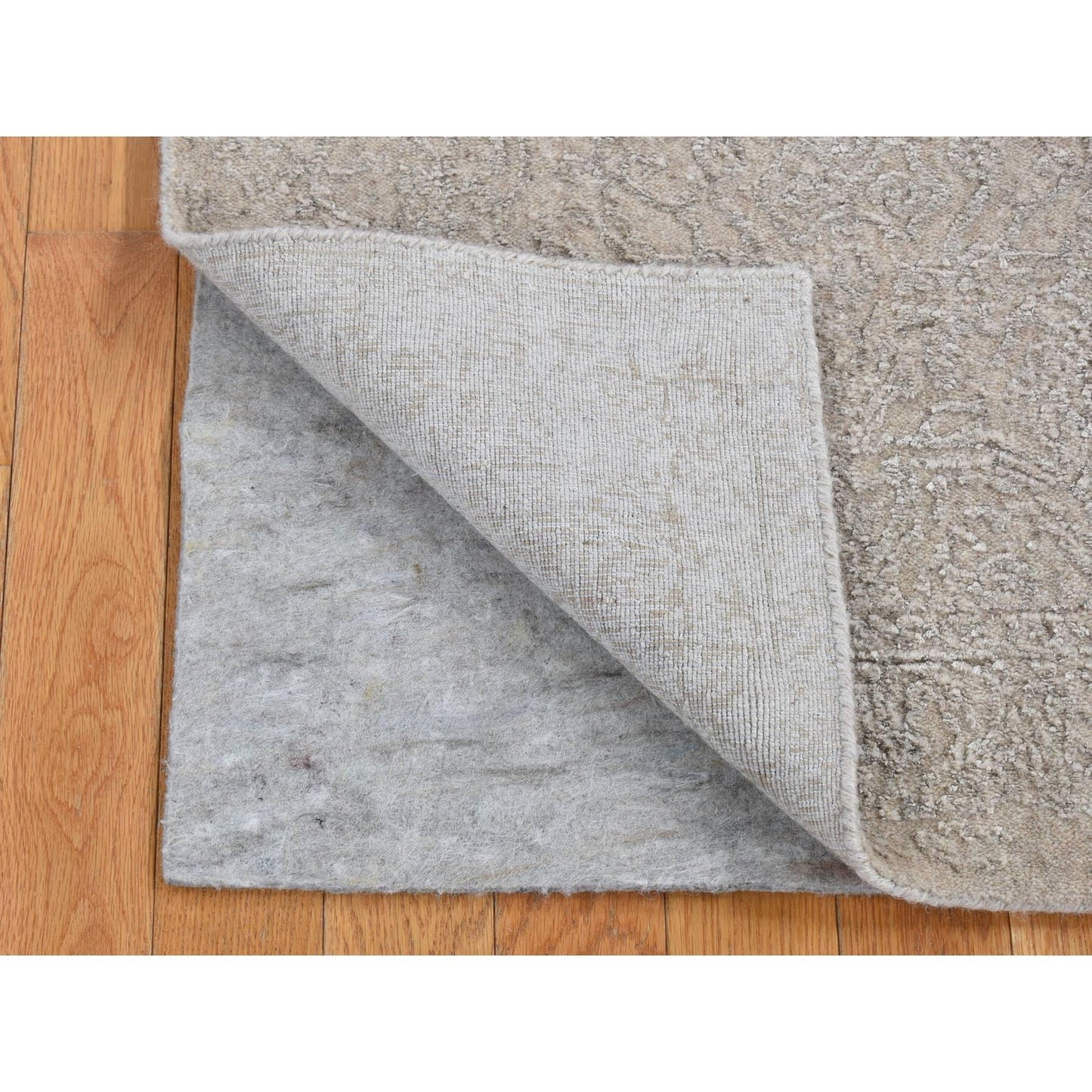 2'5"X10' White, Wool And Silk, Fine Jacquard Hand Loomed Runner Rug