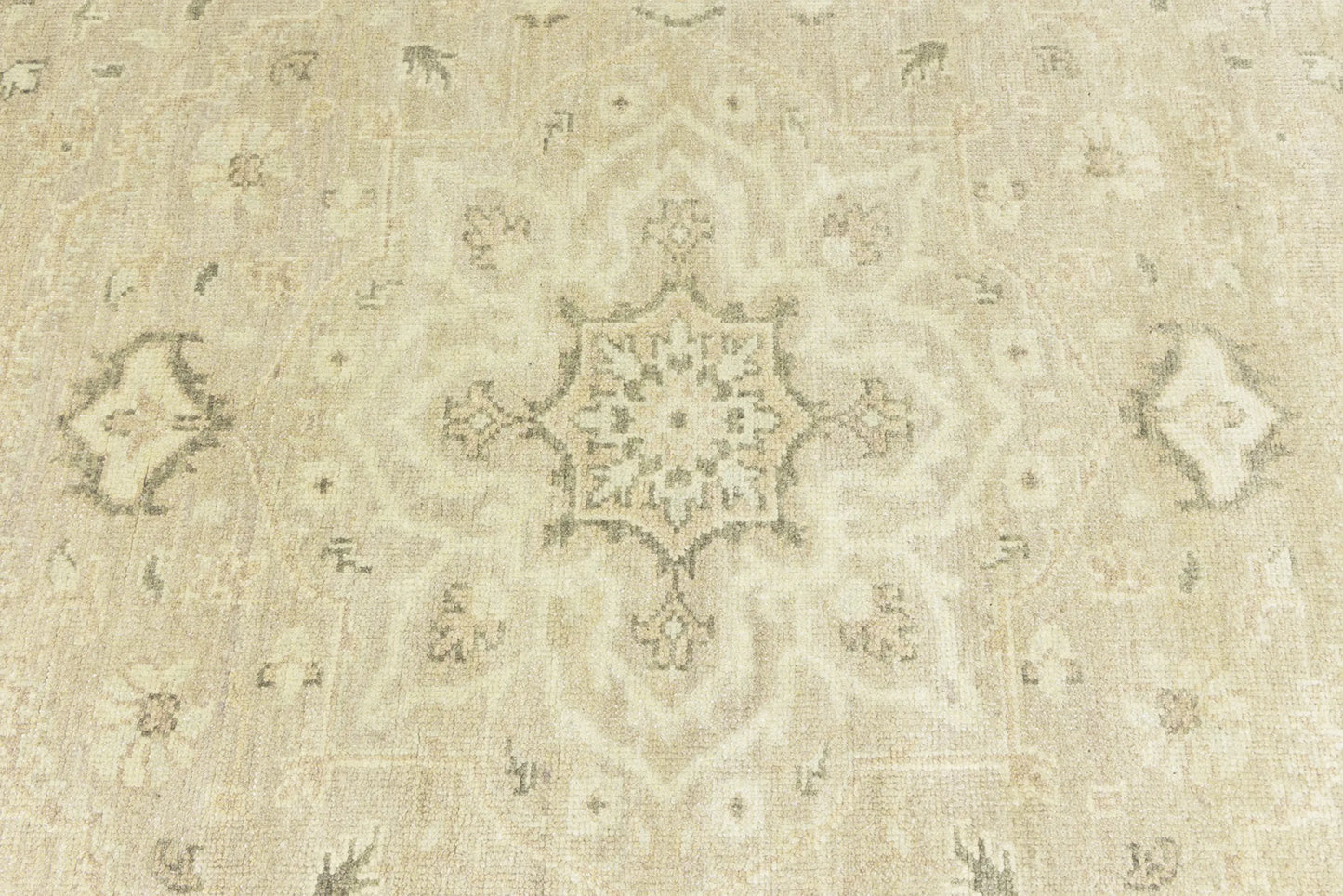 Handmade Transitional Round Oriental Rug Floral