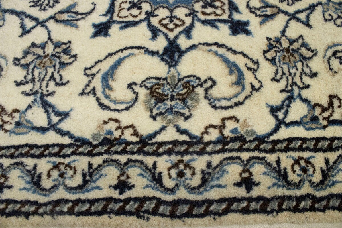 Vintage Nain Oriental Rug Cream Floral Classic