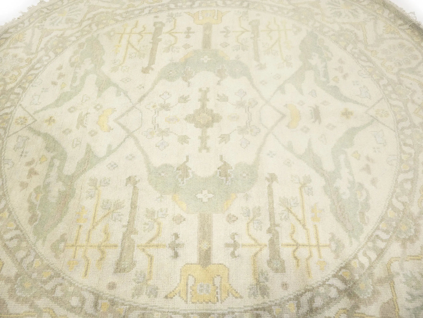 Handmade Cream Oushak Round Oriental Rug Floral