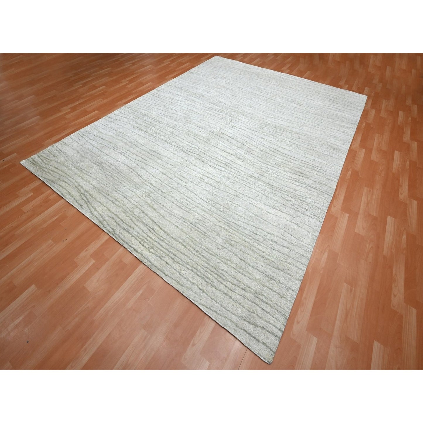 9'X12' Swan White Modern Wavy Design Pure Silk Hand Knotted Oriental Rug