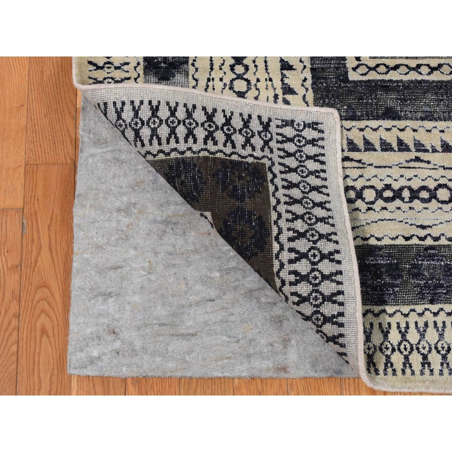 9'X12' Owl Gray Distressed Silk Repetitive Design Hand Knotted Rug