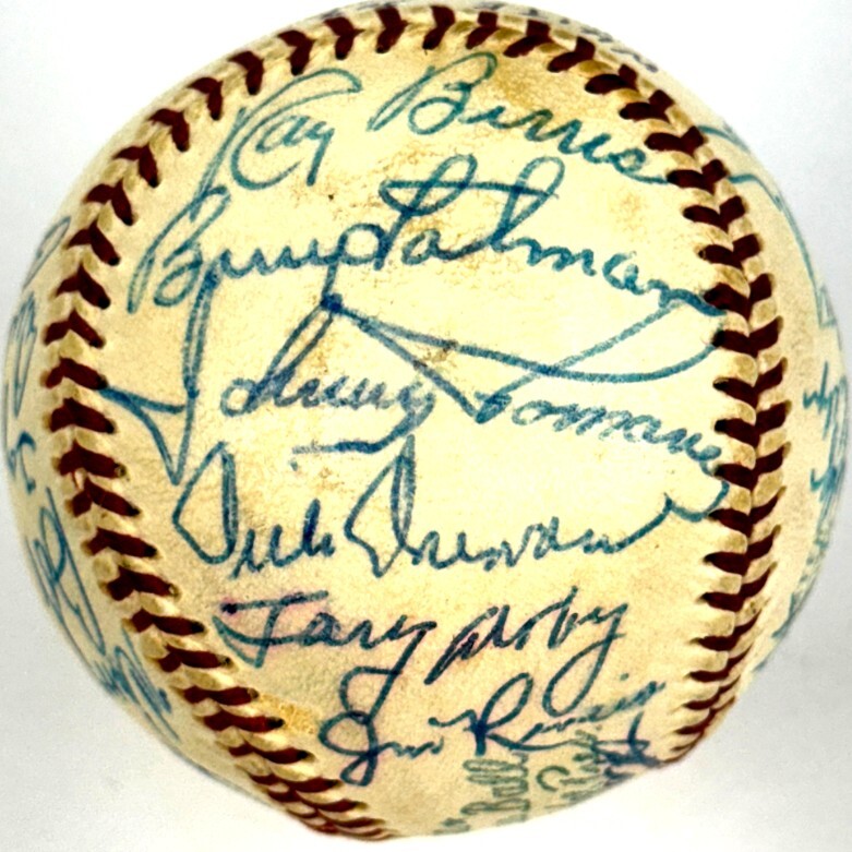 1959 Chicago White Sox Team Signed Baseball (26)