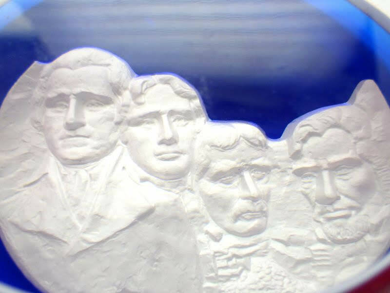 Baccarat Paperweight 1976 Mount Rushmore Presidential  Blue Glass Crystal Rare