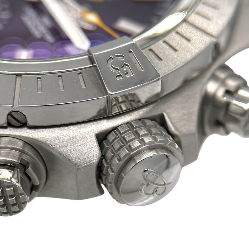 Breitling Avenger Chronograph A13317