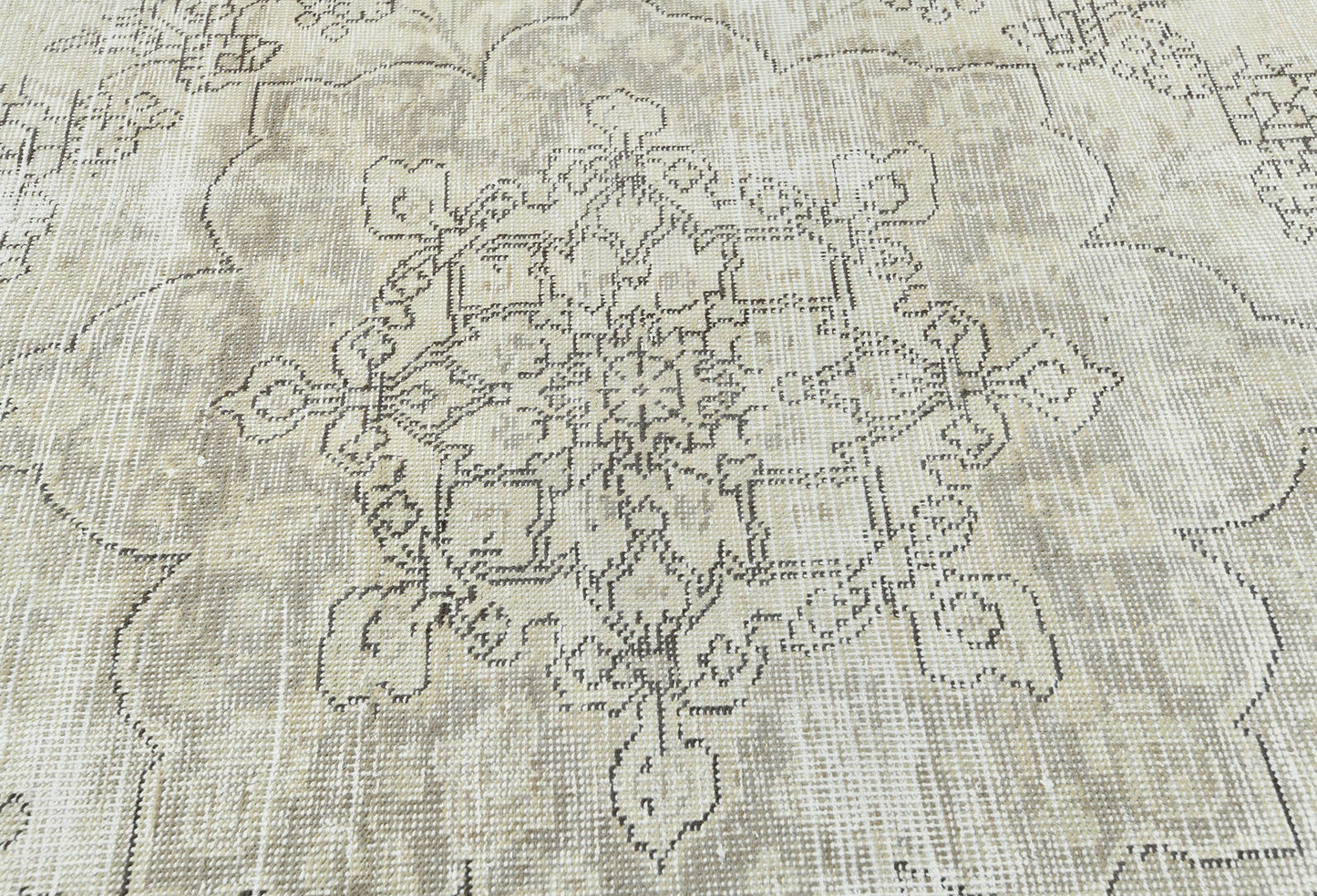 Distressed Vintage Medallion Floral Oriental Rug