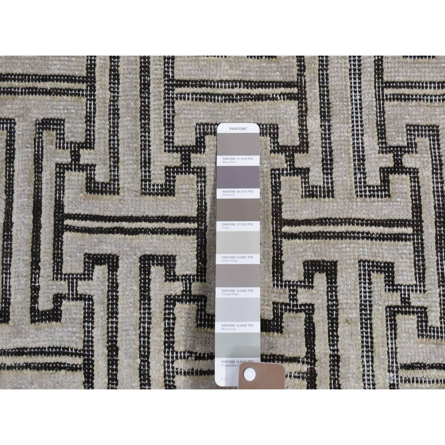 7'10"X10'3" Gray Pure Silk With Wool Roman Key Design Hand Knotted Rug